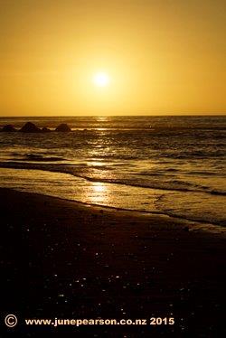 2c - Hokitika Beach NZ - Gold 1